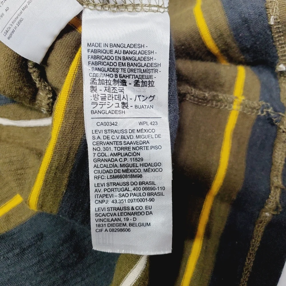 Levis T-Shirt Men Size 3XL‎ Short Sleeves Crewneck Striped Multicolor Pocket